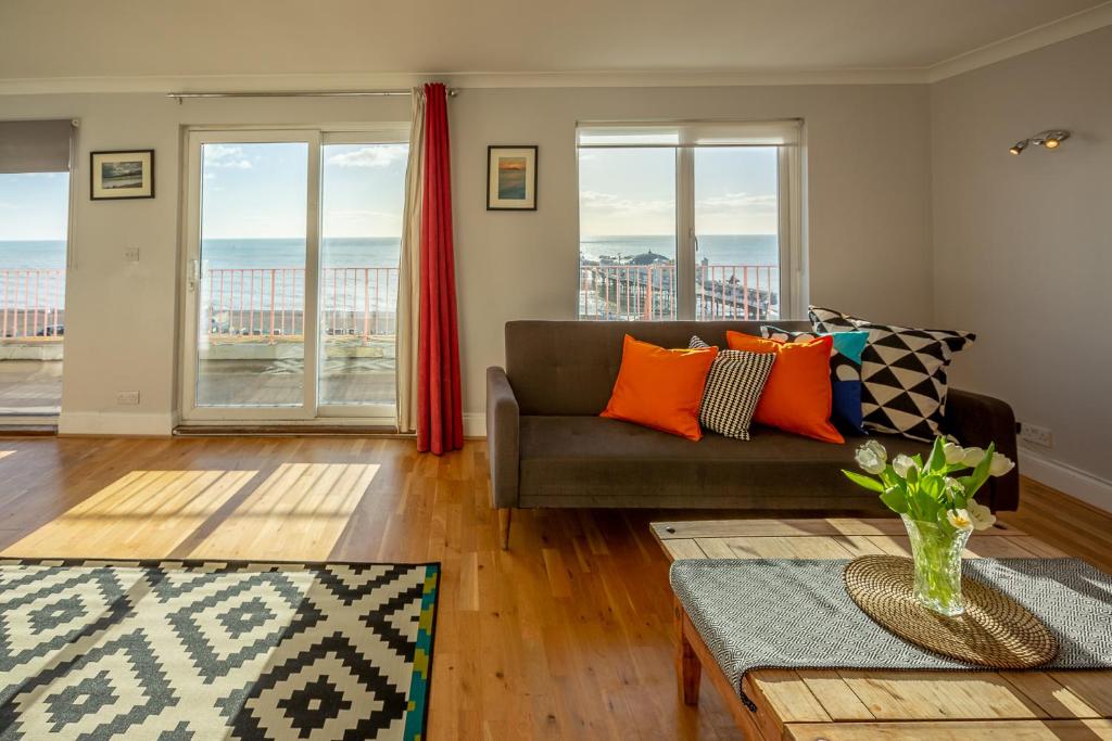 Pier Court Apartments Brighton room 6